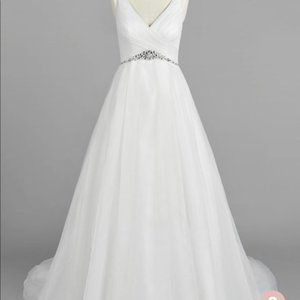 Beautiful Ivory Wedding Dress Size 20 New w/ Tags